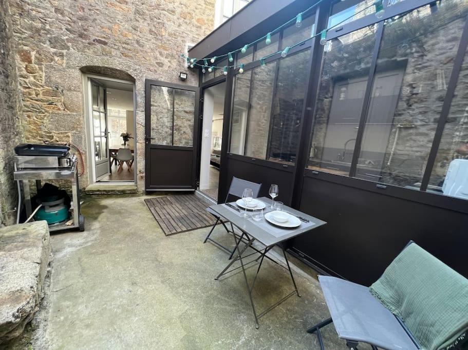 Cocon Urbain De Charme Villa Dinan Exterior photo
